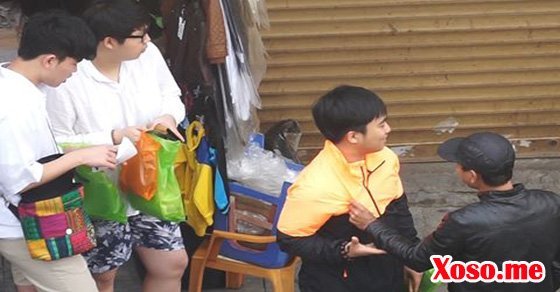 Mơ thấy được người khác giải thoát khỏi trấn lột là có người giúp đỡ