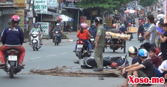 Hai xe máy đều hư hỏng