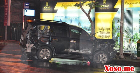 Toyota Prado hư hỏng nặng