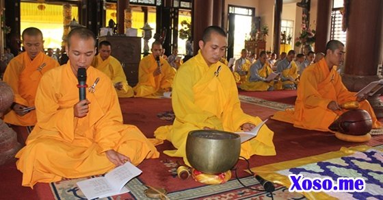 Mơ thấy nhà sư tụng kinh là có điều lo lắng