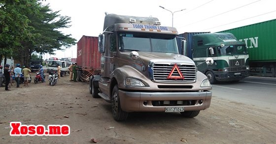 Xe container bỏ chạy 1km thì bị tóm gọn