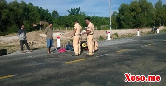 Lực lượng chức năng khám nghiệm hiện trường
