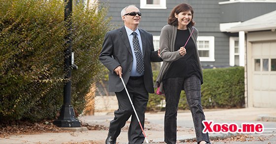 Chiêm bao thấy người mù là điềm báo bị trộm cắp 