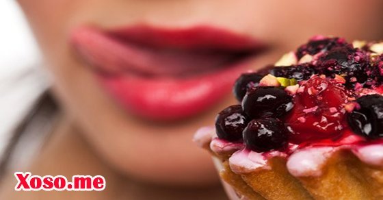 Mơ thấy nếm đồ ngọt là điềm báo gặp chuyện vui