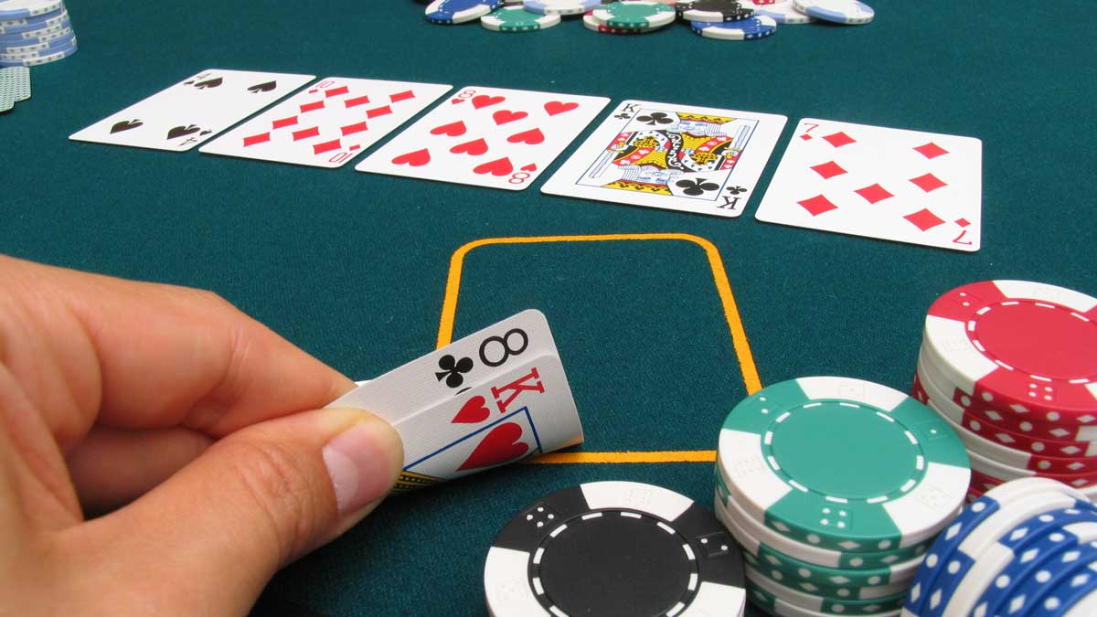 Bài tẩy trong Poker là gì?
